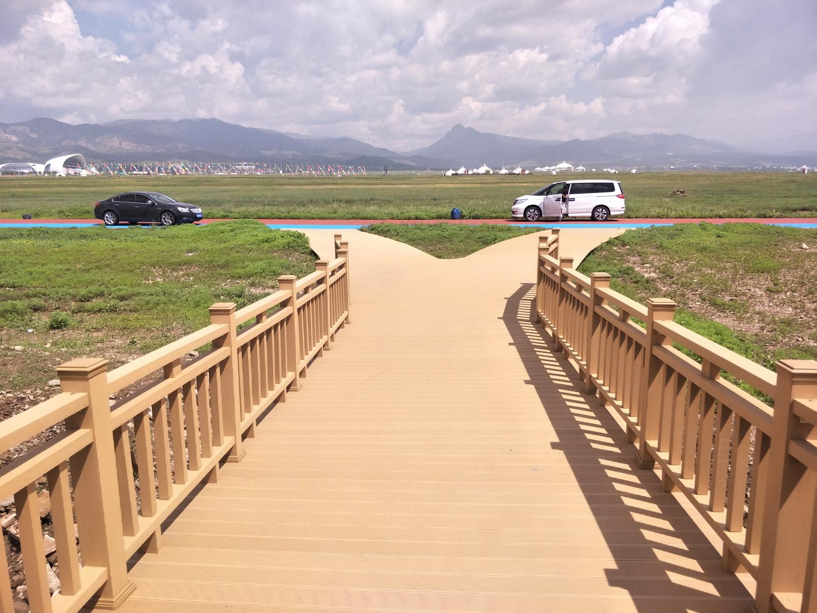 泓之木木塑型材：木塑地板是空心好还是实心好