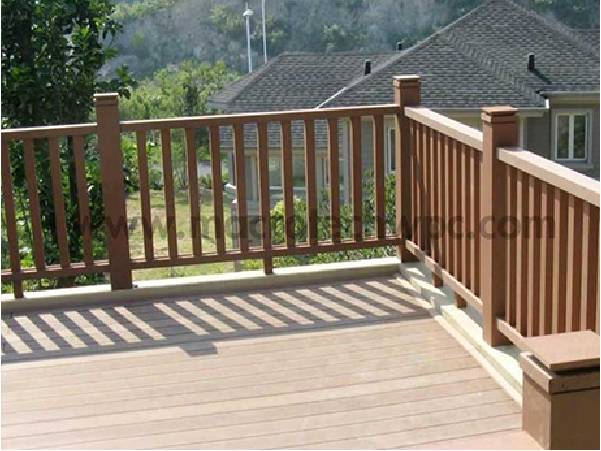 木塑护栏兼具木材的质感和塑料的耐水防腐两种特性!